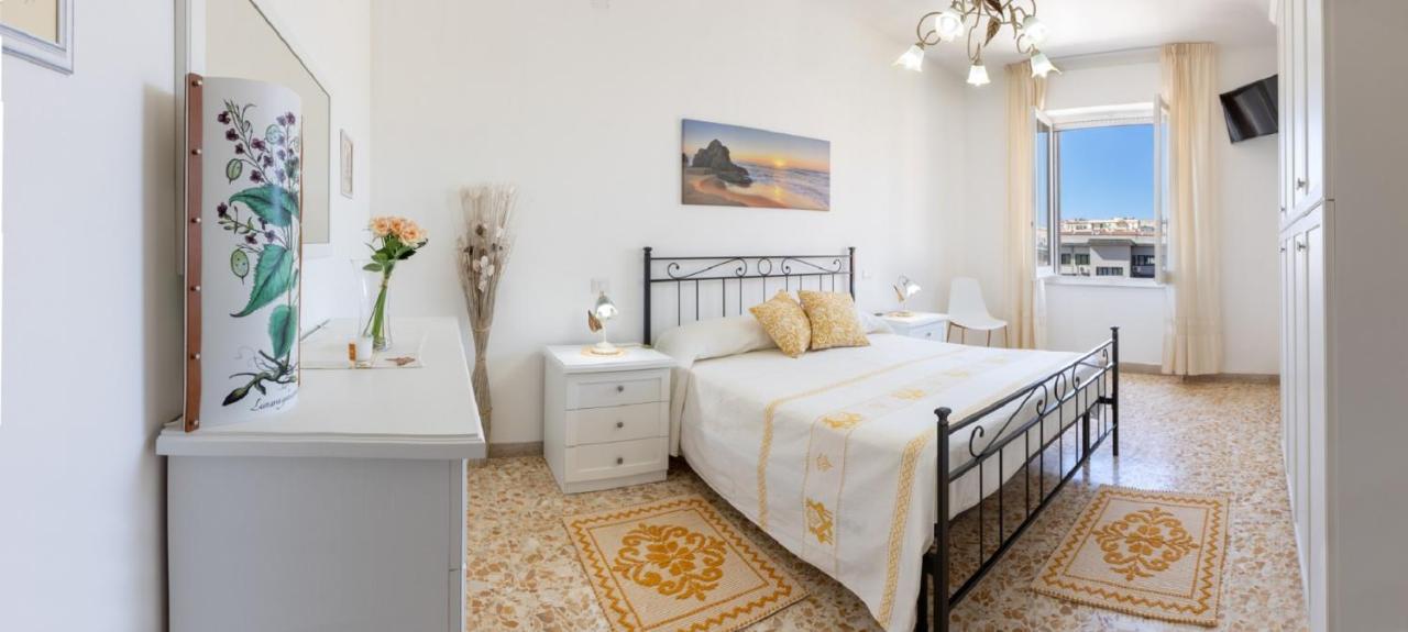 Pintadera B&B Кальярі Екстер'єр фото
